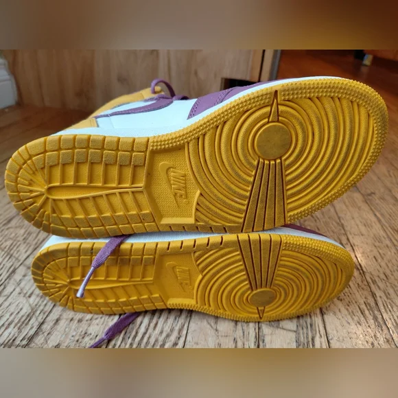 EUC Air Jordan 1 Retro High OG Brotherhood (GS) 5Y Purple Gold